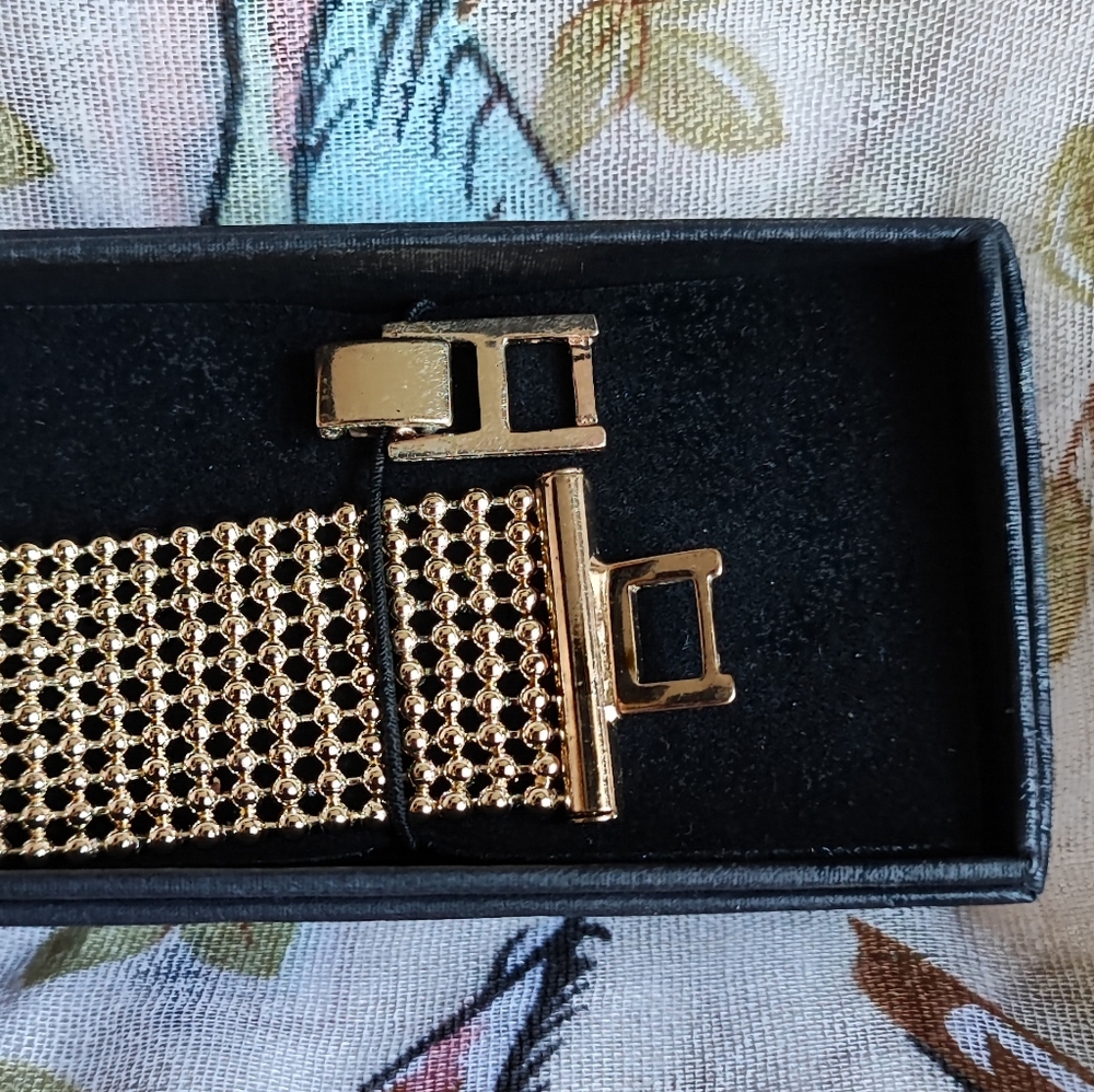 Gold Tone Vintage Ball Mesh Clear Crystal Heart Bracelet Extra Link NIB NWT - Picture 9 of 14